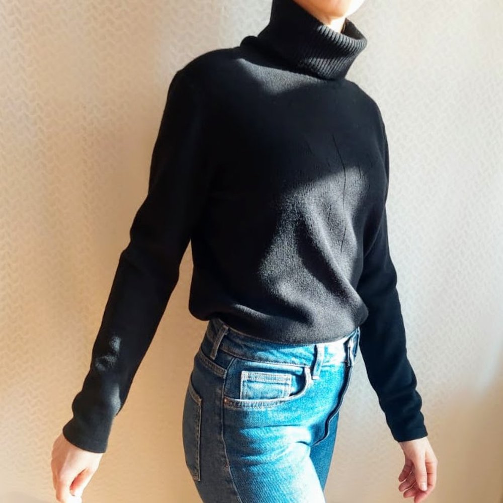 Black chunky collar turtleneck